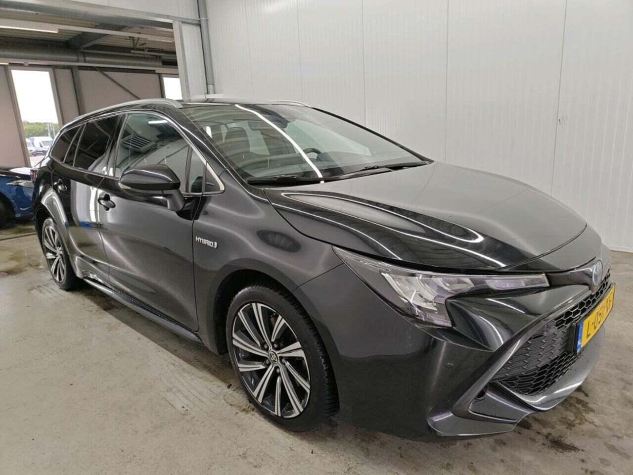 TOYOTA Corolla Touring Sports 2.0 Hybrid Bns Plus photo