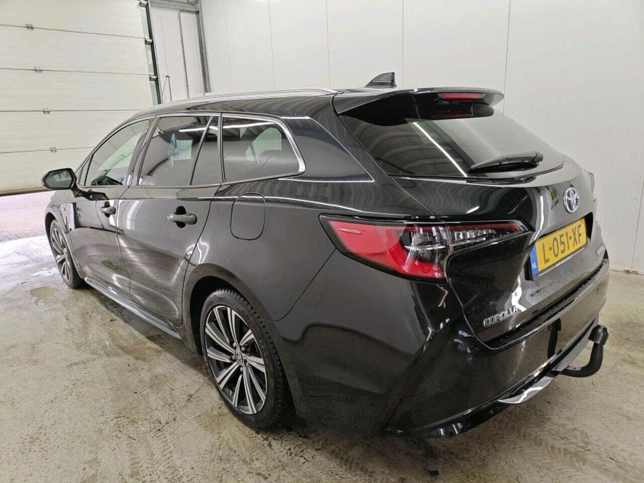 TOYOTA Corolla Touring Sports 2.0 Hybrid Bns Plus photo