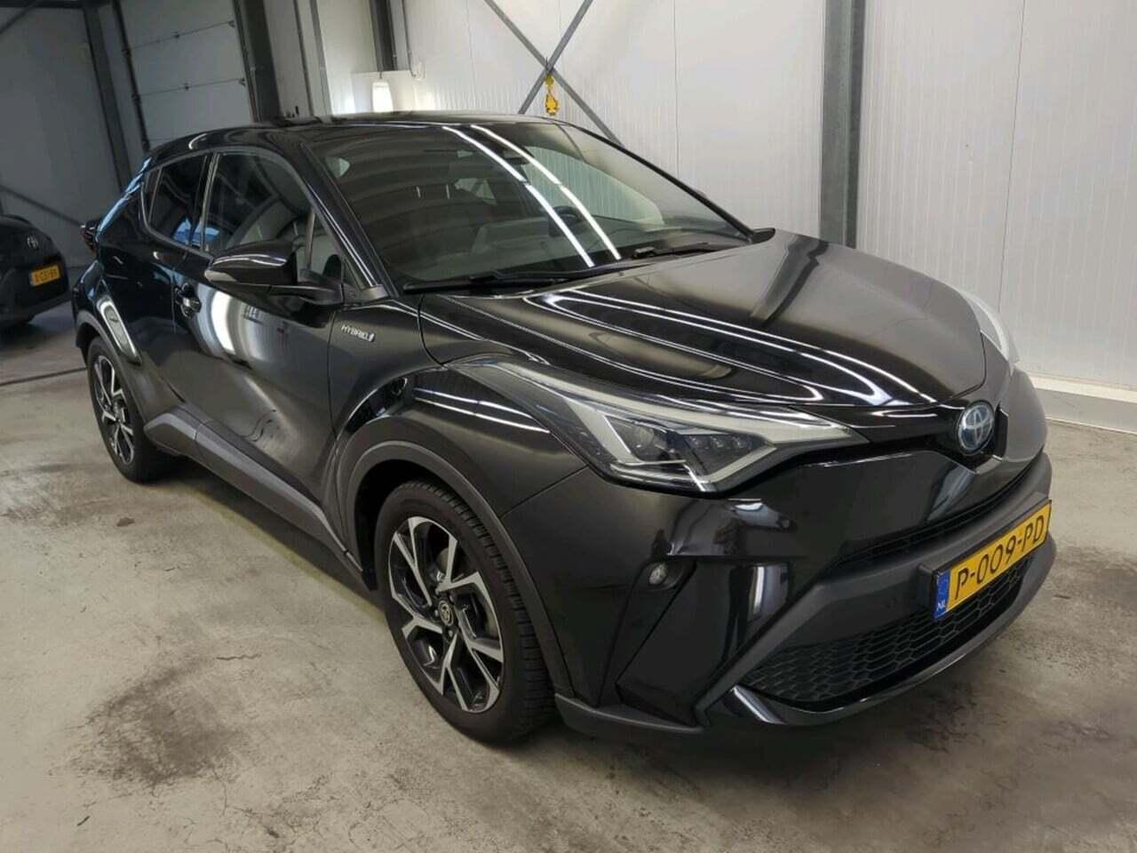 TOYOTA C-HR 2.0 Hyb. Style Lux. photo