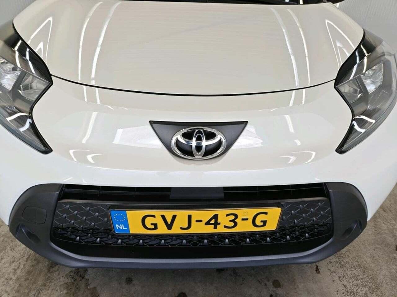 TOYOTA Aygo X 1.0 VVT-i MT Play photo