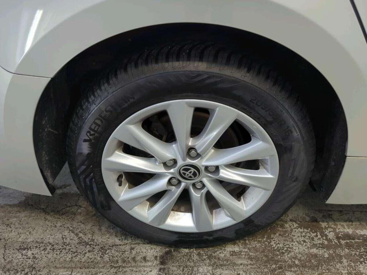 TOYOTA Corolla Touring Sports Hybrid 140 Active photo