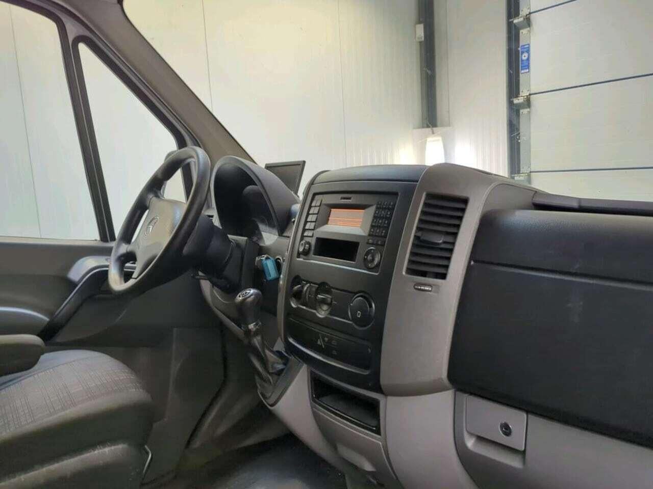 MERCEDES-BENZ Sprinter 311 2.2 CDI 325 DC photo