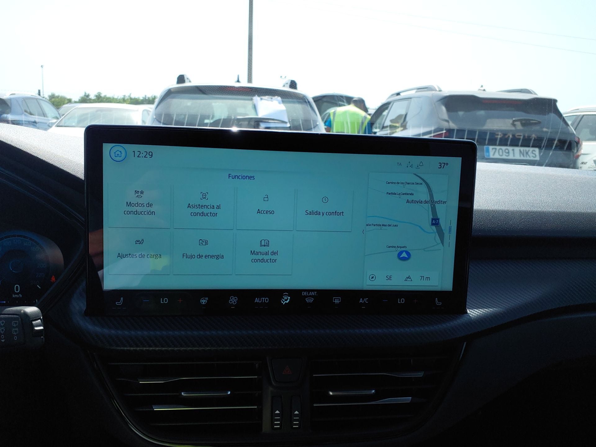 FORD Kuga 2.5 PHEV 243cv AutomÃ¡tico ST-LINE X (Pano Roof + Winterpack) photo