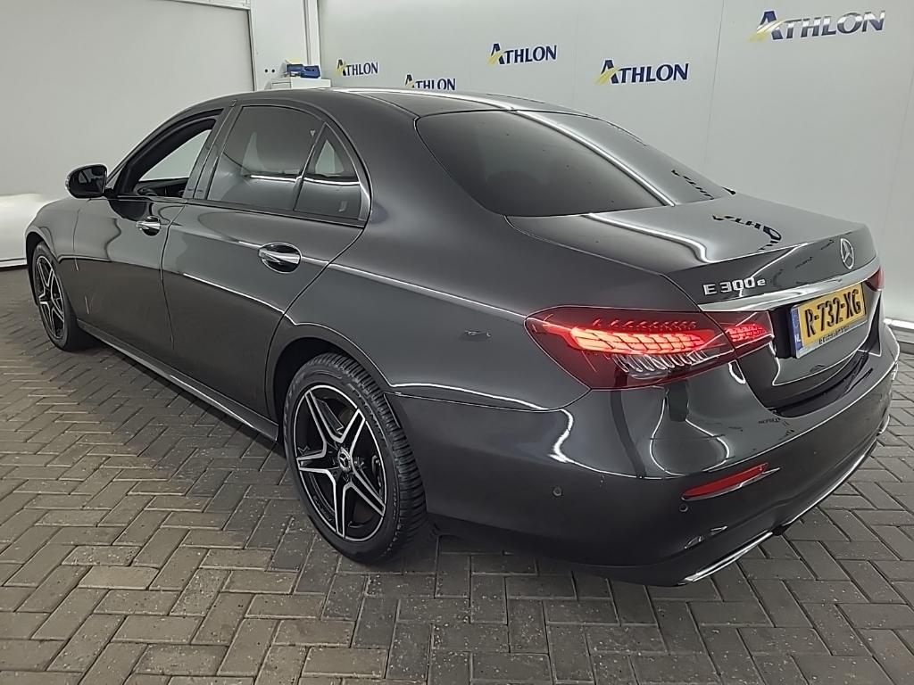 MERCEDES-BENZ E-Klasse Limousine E 300 e AMG Line 4D 235kW photo