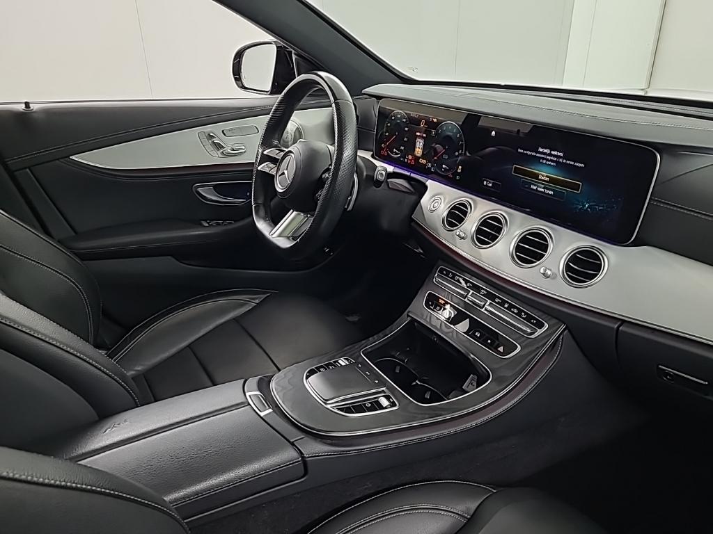 MERCEDES-BENZ E-Klasse Limousine E 300 e AMG Line 4D 235kW photo