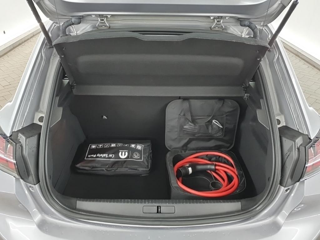 PEUGEOT e-208 Active 50kWh 136 5D photo