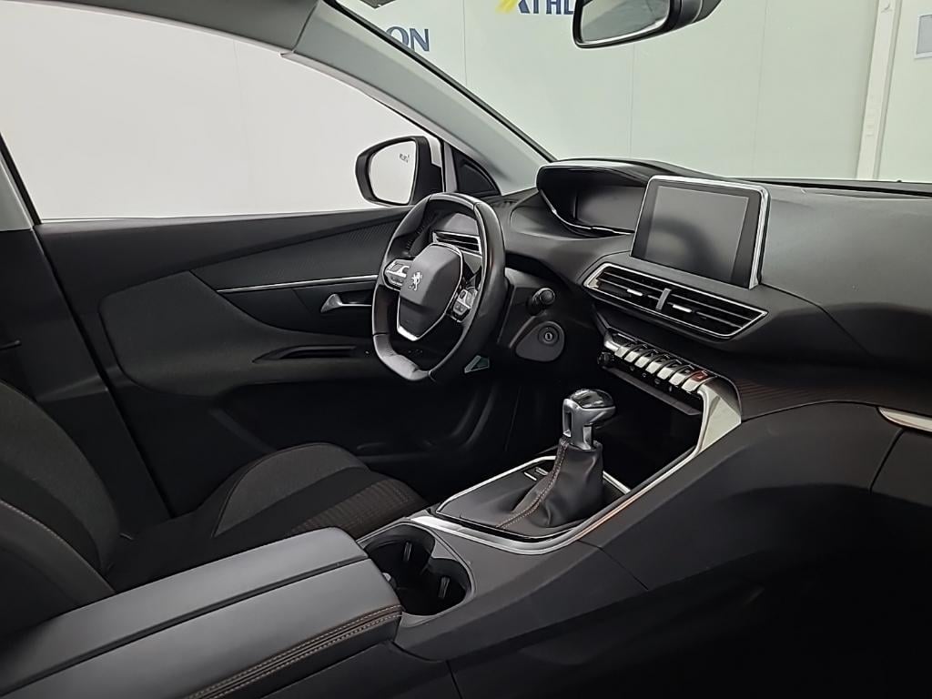 PEUGEOT 3008 Blue Lease Executive PureTech 130 5D 96kW photo