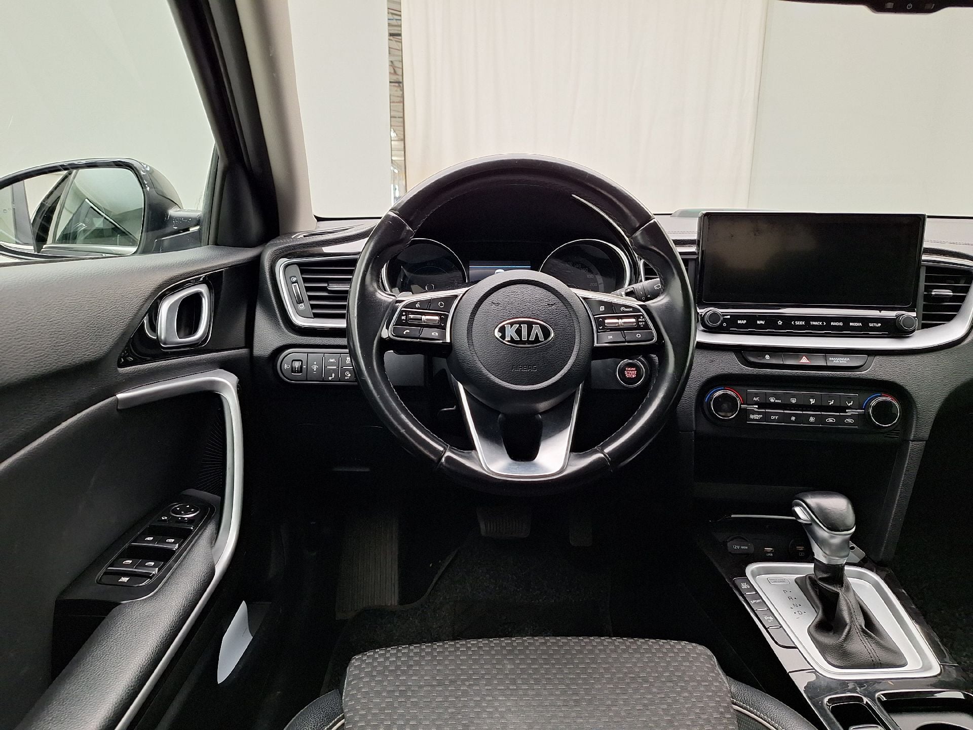 Kia, XCeed '19 PHEV, KIA XCeed 1.6 GDi PHEV DCT Business Line 5d photo