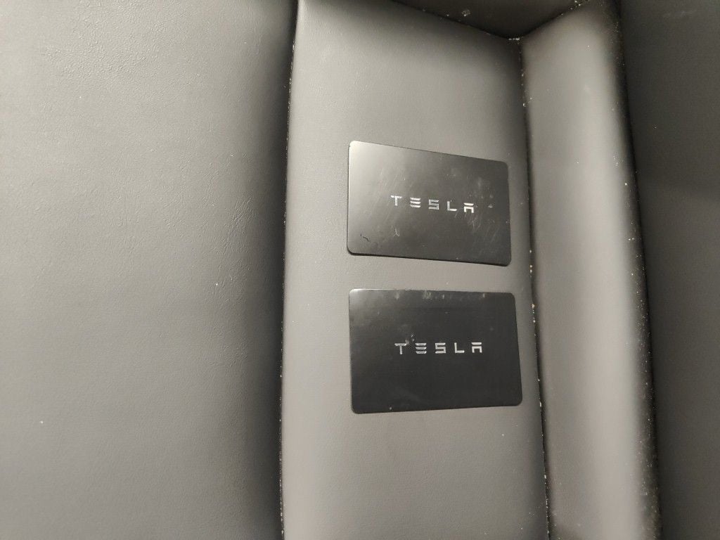 TESLA MODEL Y 72.5 kWh Dual Motor Long Range (324 kW) 5d photo
