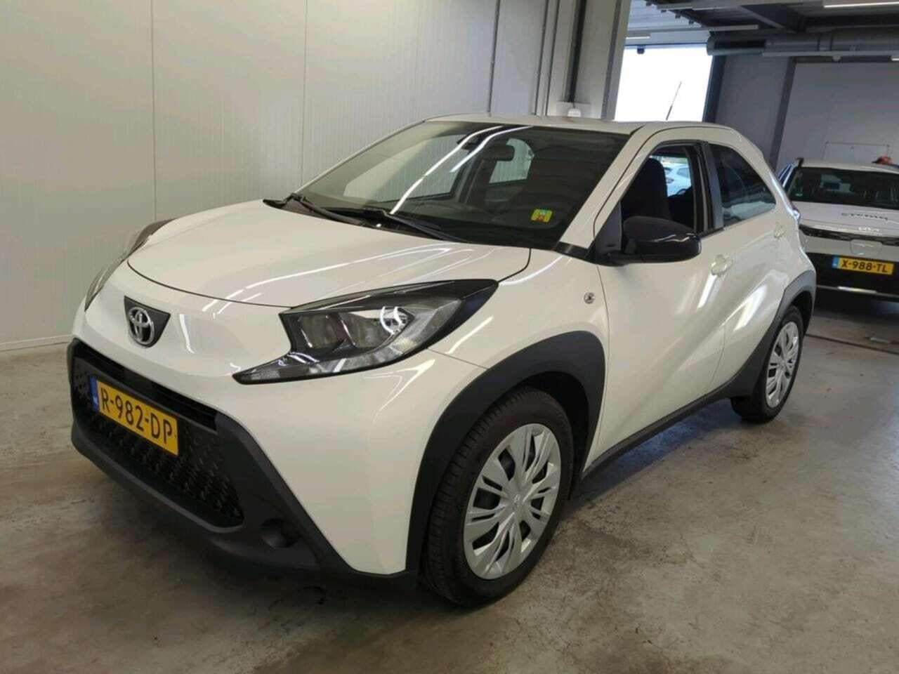 TOYOTA Aygo X 1.0 VVT-i MT Play