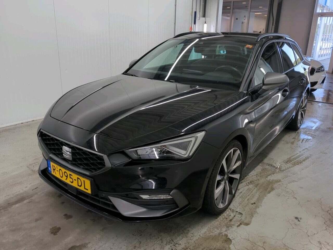 SEAT Leon Sportstourer 1.5 eTSI FR Bns Int