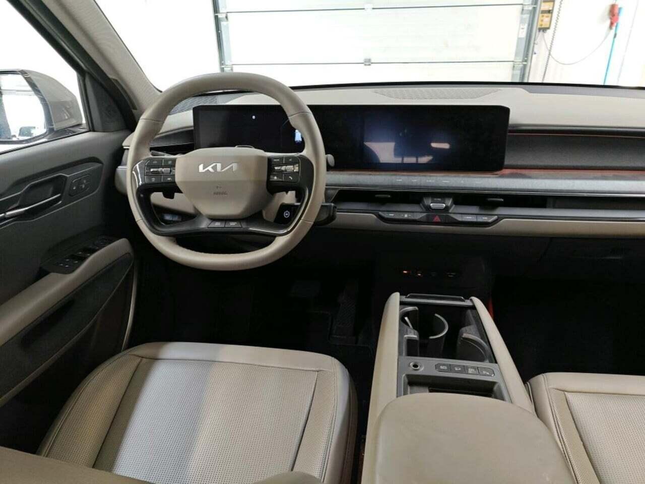KIA EV9 Air 99.8 kWh photo
