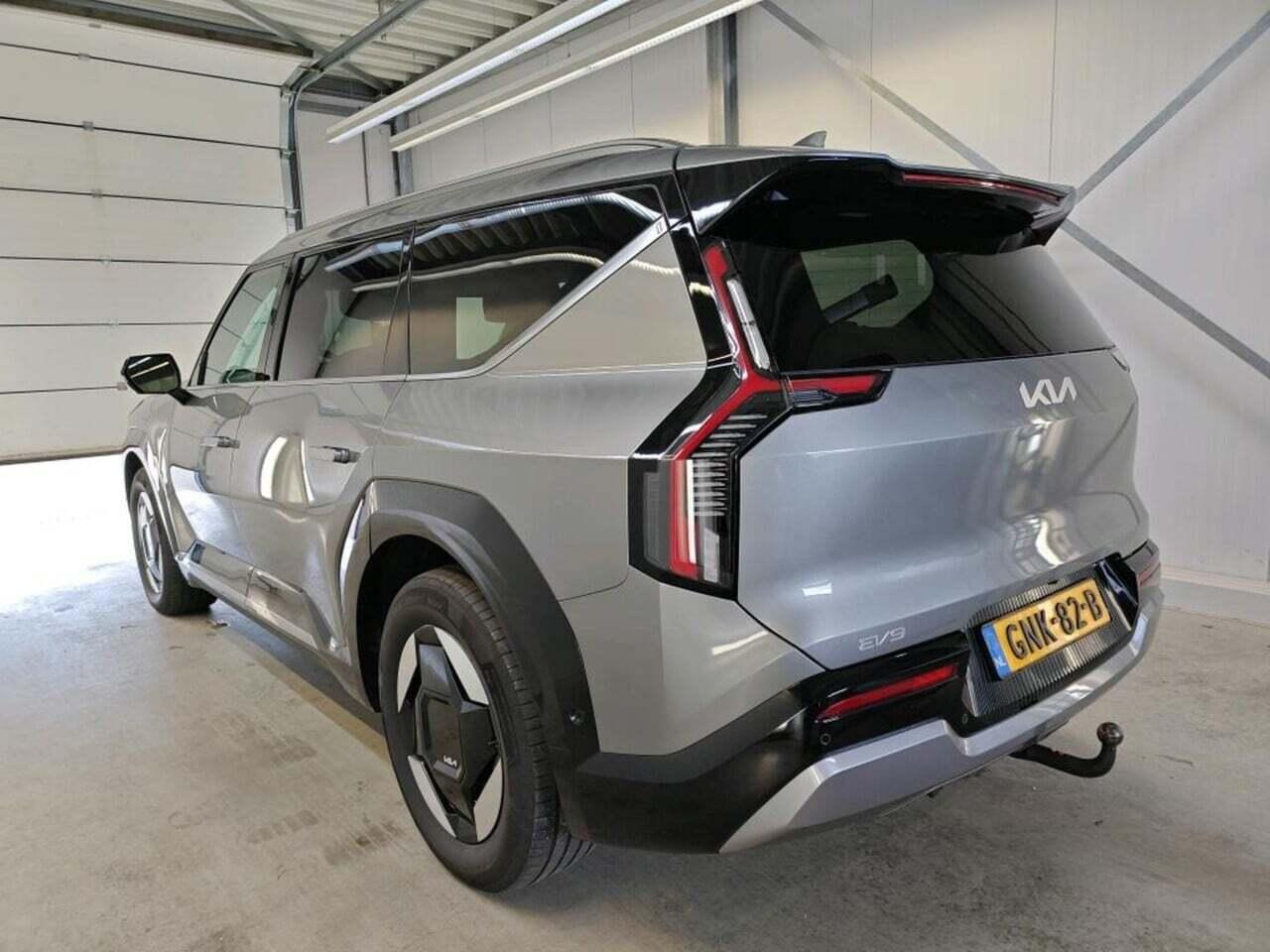 KIA EV9 Air 99.8 kWh photo