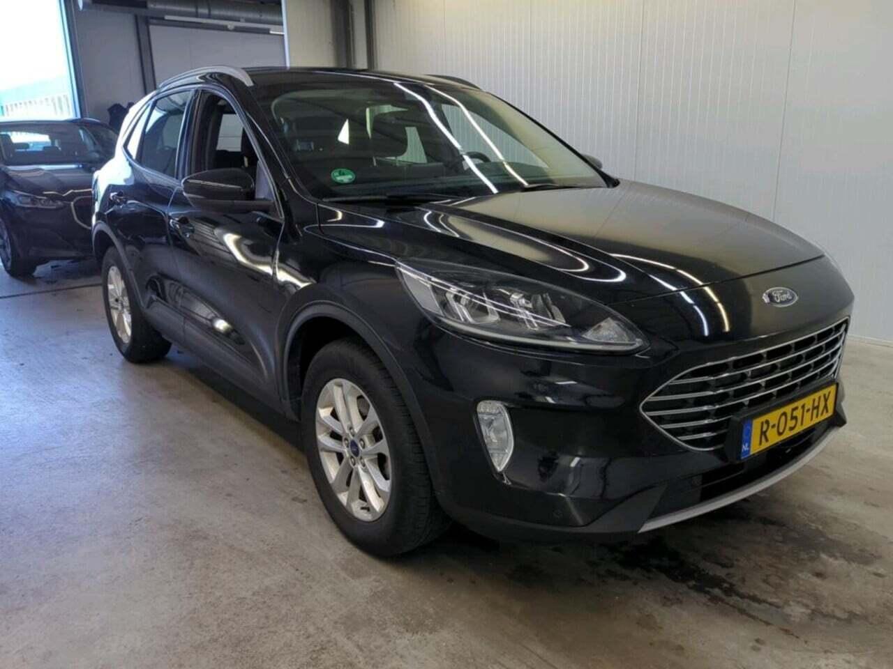FORD KUGA 2.5 PHEV Titanium photo