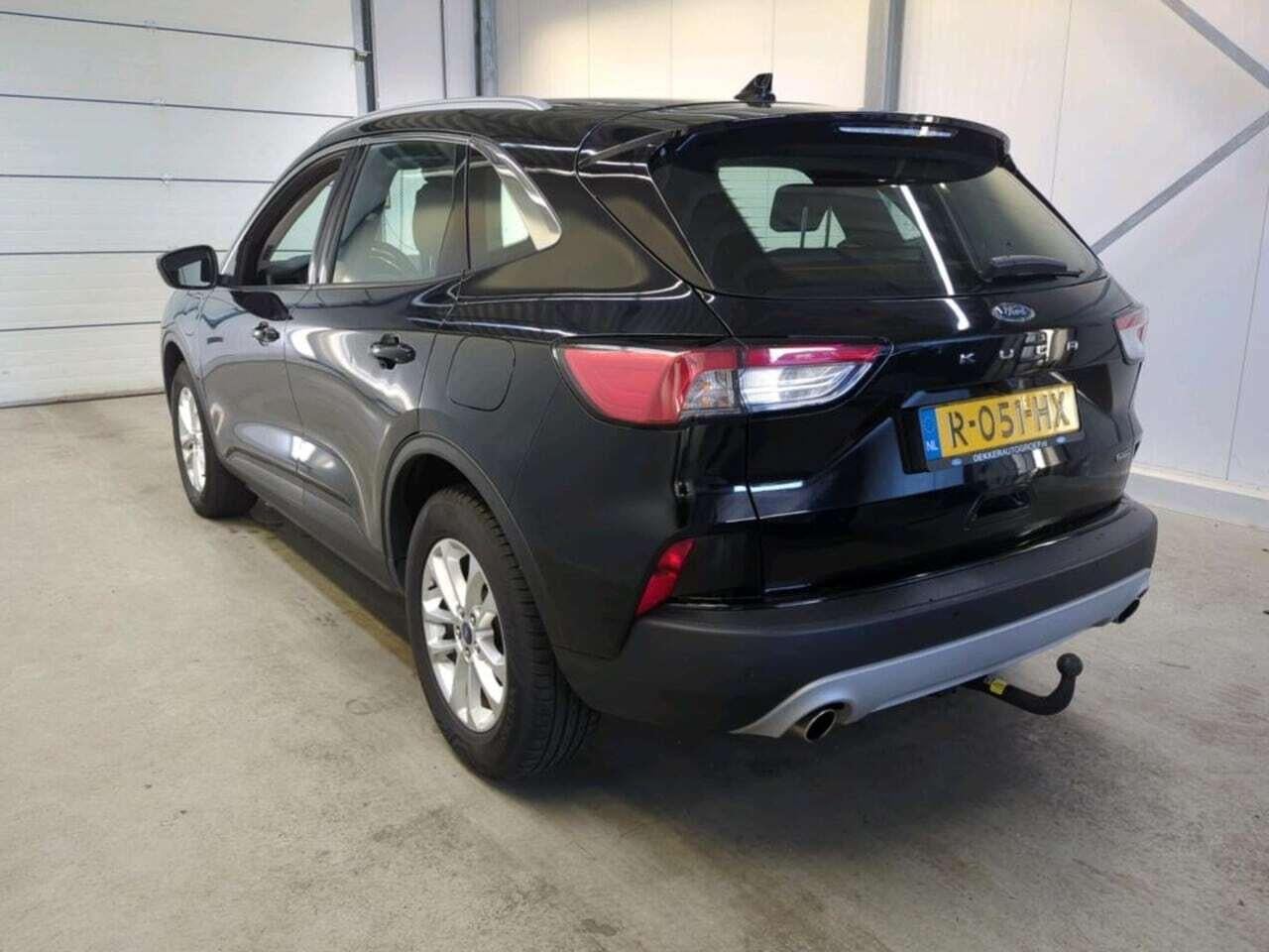 FORD KUGA 2.5 PHEV Titanium photo
