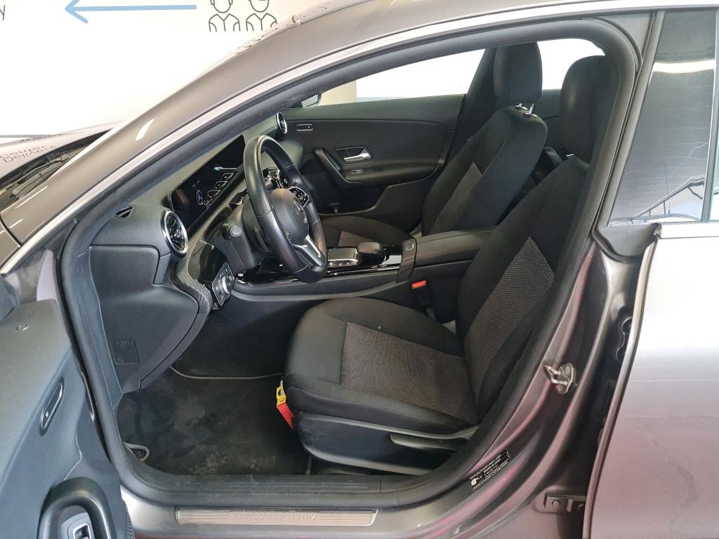 MERCEDES-BENZ CLA - Klasse 2.0 CLA 180 D BUSINESS SOLUTION DCT photo