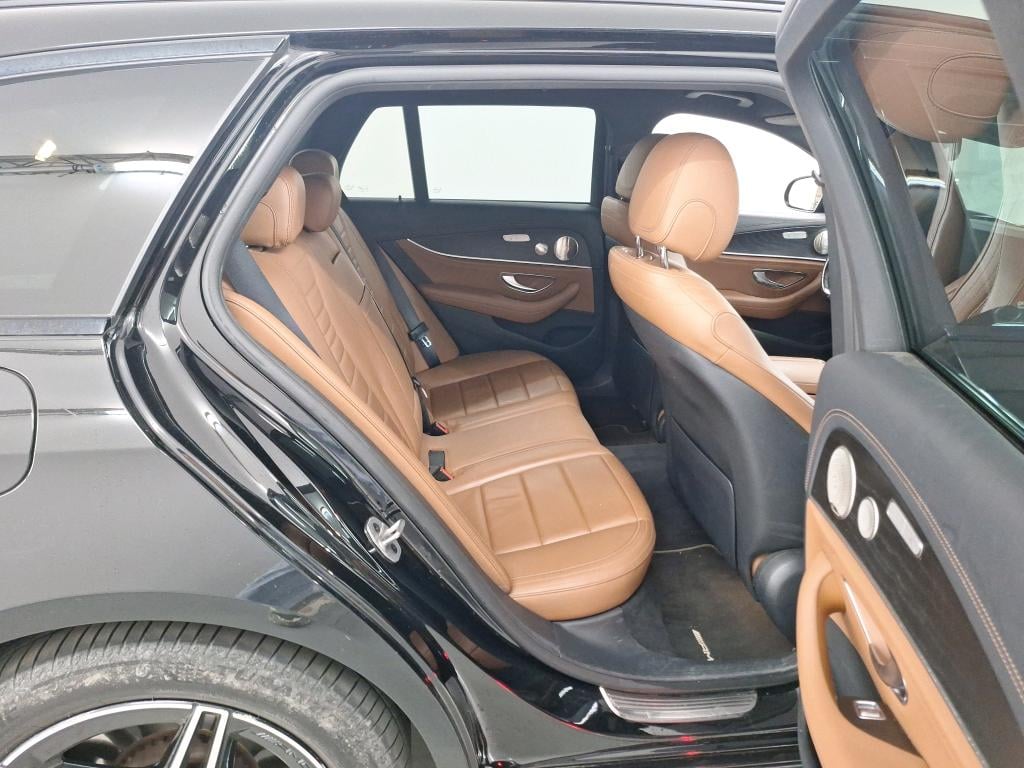 MERCEDES-BENZ E-CLASS BREAK 2.0 E 300 DE AUTO photo