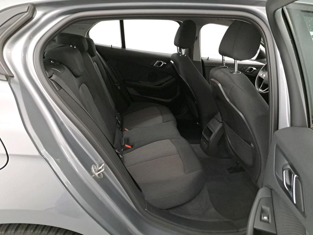 BMW 1 SERIES HATCH 1.5 116IA (80KW) photo