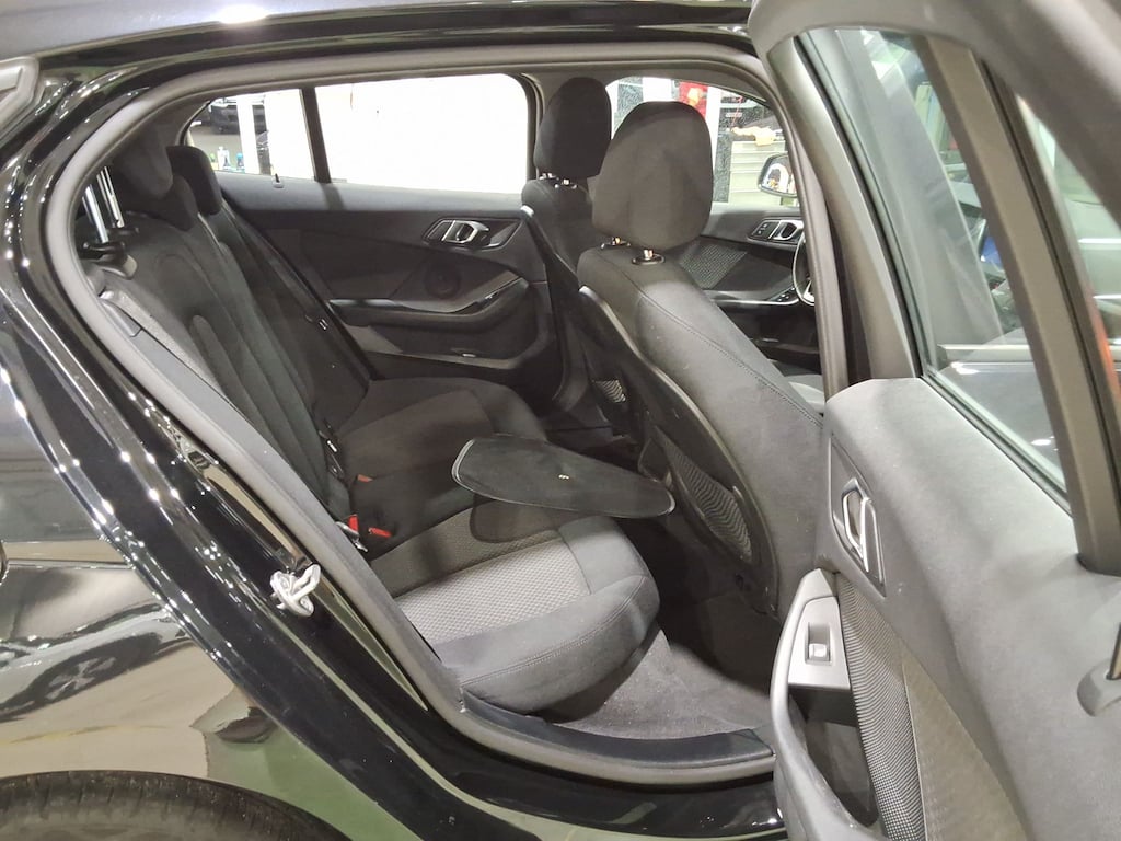 BMW 1 SERIES HATCH 1.5 116IA (80KW) photo