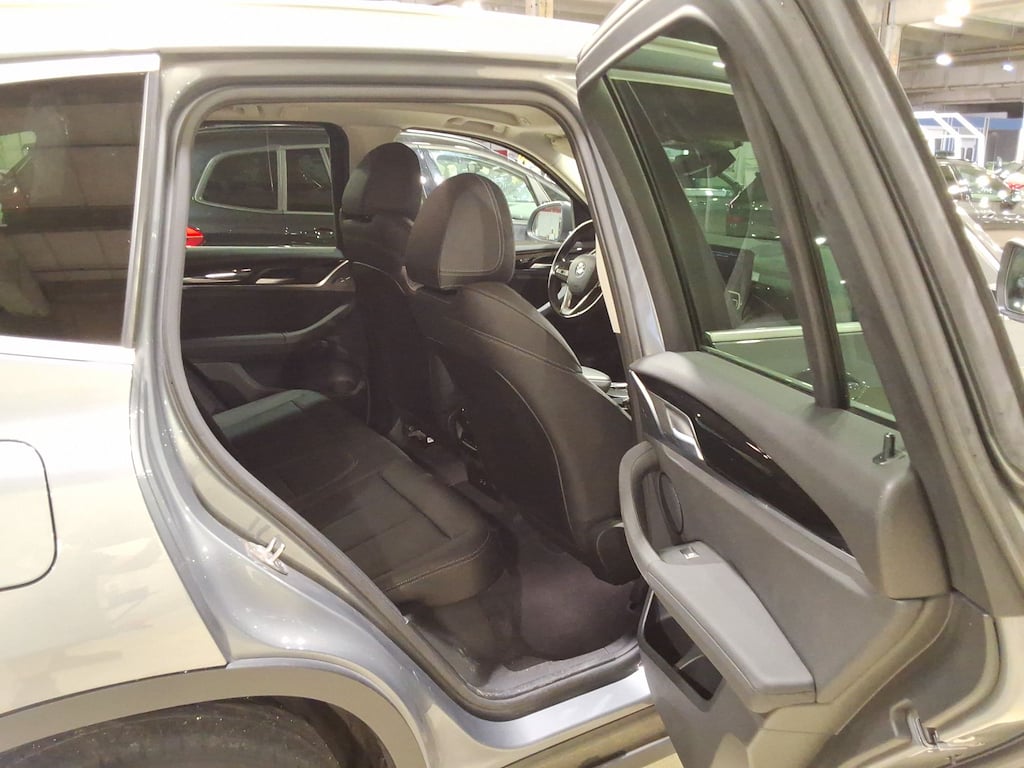 BMW X3 2.0 SDRIVE18D (100KW) AUTO photo