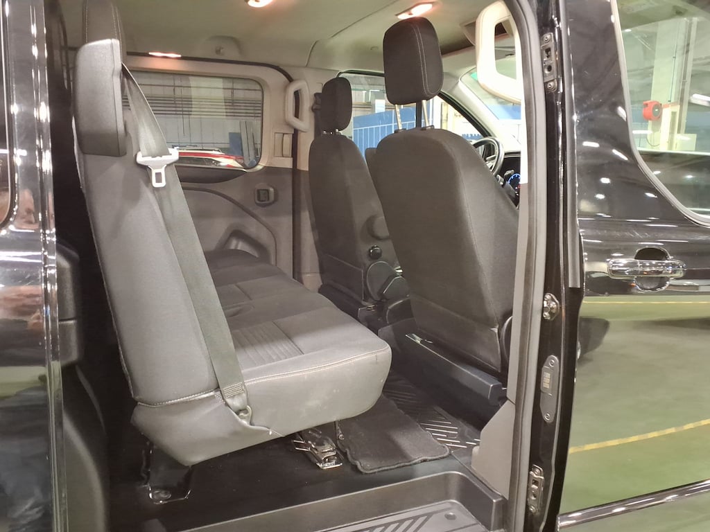 FORD TRANSIT CUSTOM 2.0TD 170PS LIMITED FWD 300 DC LWB AUTO photo
