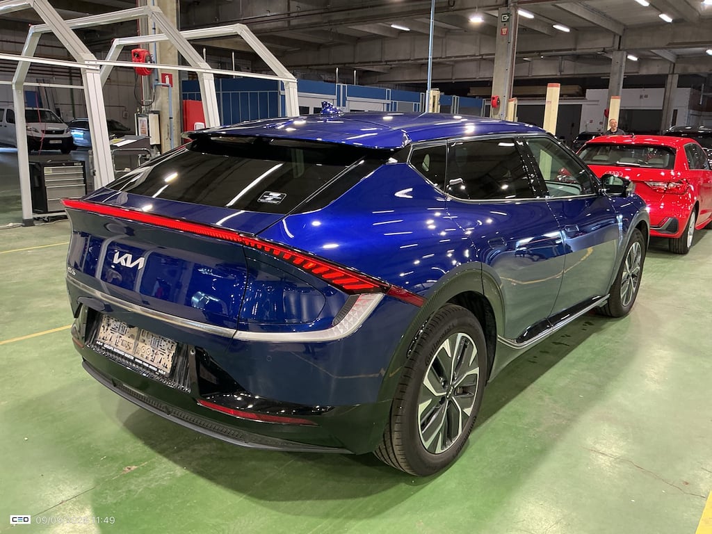 KIA EV6 BEV 77KWH EARTH AUTO RWD photo