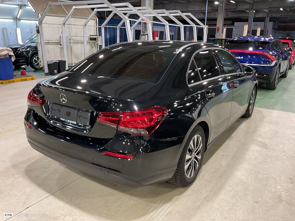 MERCEDES-BENZ A-CLASS LIMOUSINE 1.3 A 180 BUSINESS SOLUTION ESSENTIAL photo