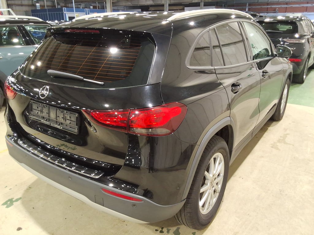 MERCEDES-BENZ GLA 2.0 GLA 180 D DCT BUSINESS SOLUTION ESS photo