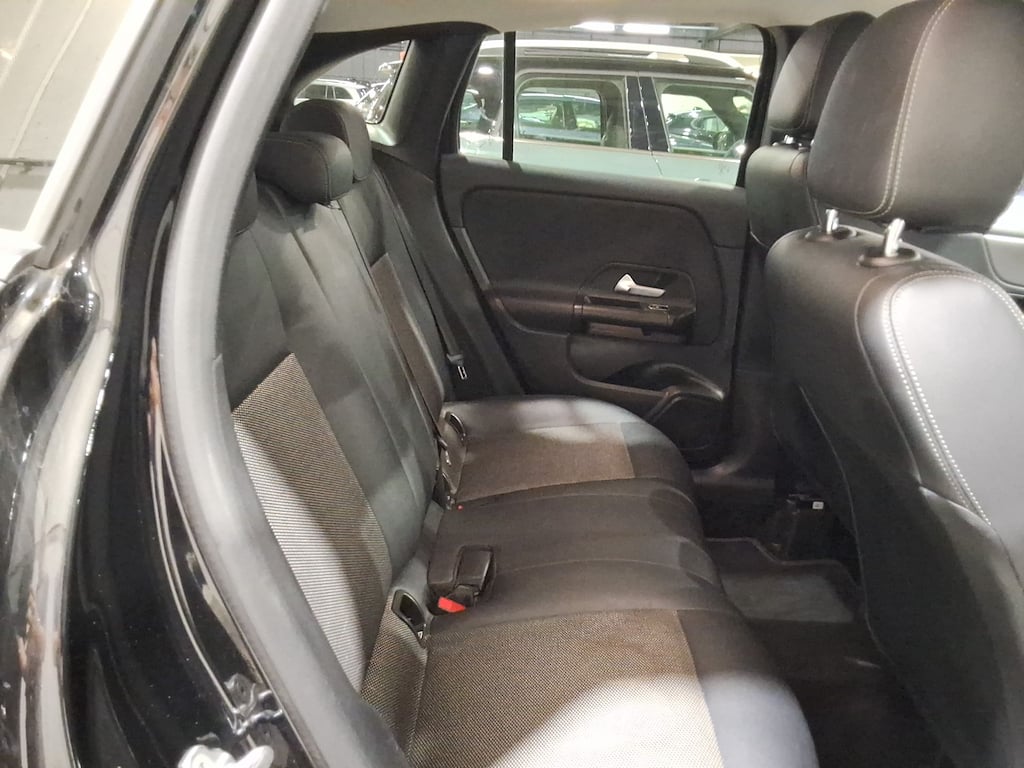 MERCEDES-BENZ GLA 2.0 GLA 180 D DCT BUSINESS SOLUTION ESS photo