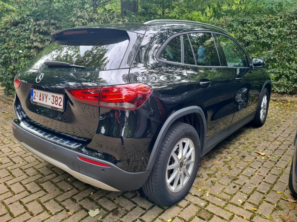 MERCEDES-BENZ GLA - Klasse 1.3 GLA 180 DCT BUSINESS SOLUTION photo