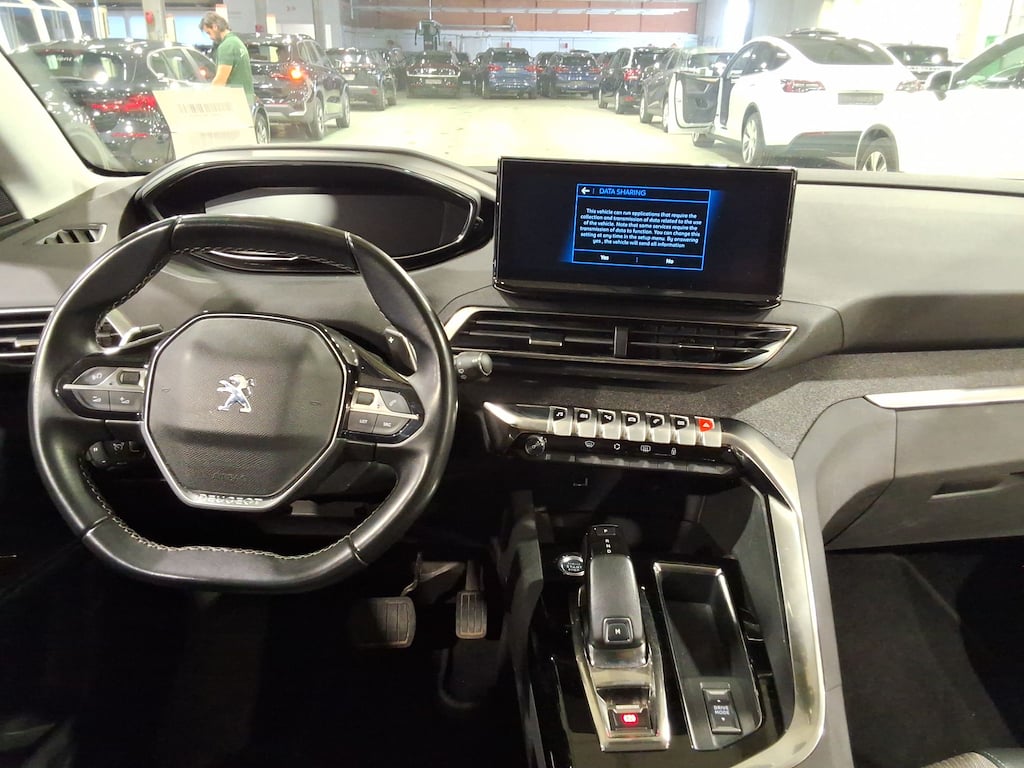 PEUGEOT 5008 1.2 PURETECH 130 AUTO ALLURE PACK photo