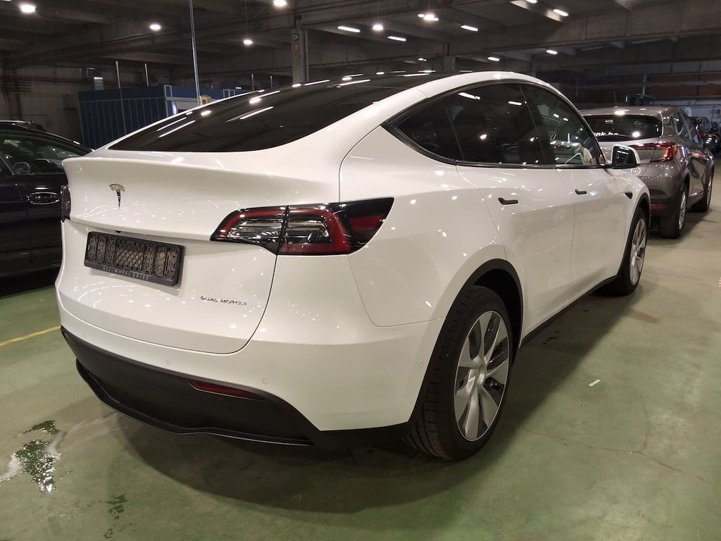 TESLA MODEL Y BEV 75KWH LONG RANGE AUTO 4WD photo