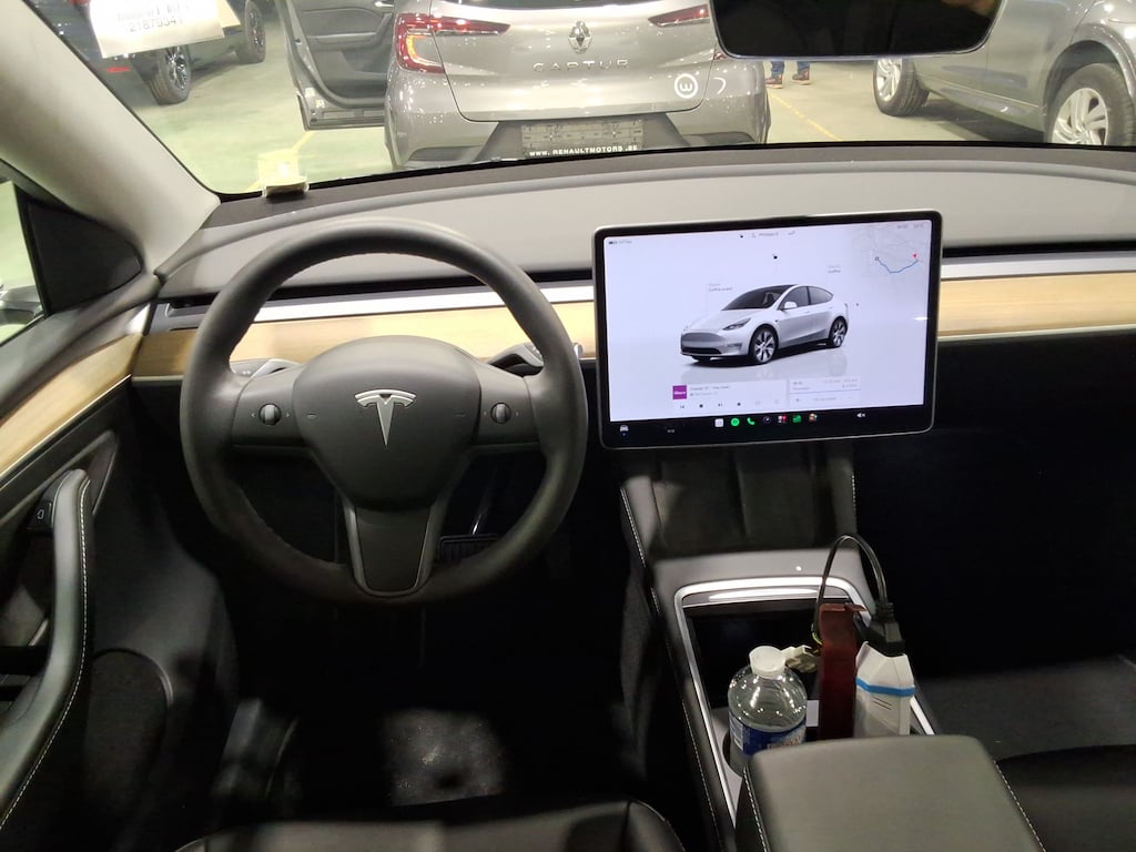 TESLA MODEL Y BEV 75KWH LONG RANGE AUTO 4WD photo