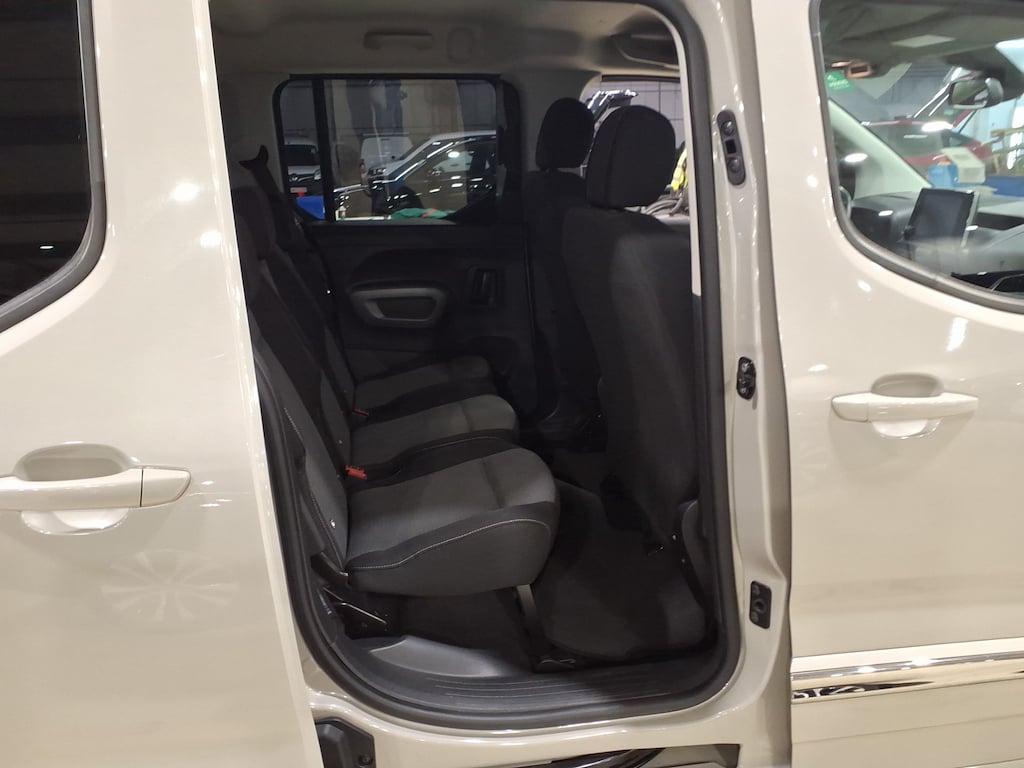 TOYOTA PROACE CITY VERSO SWB 1.2 PureTech MPV photo