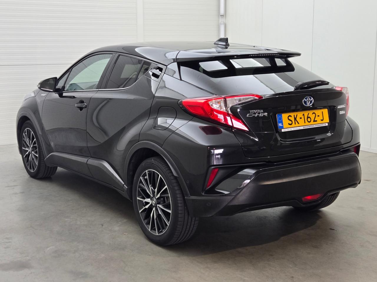 TOYOTA C-HR 1.8 Hybrid Executive photo