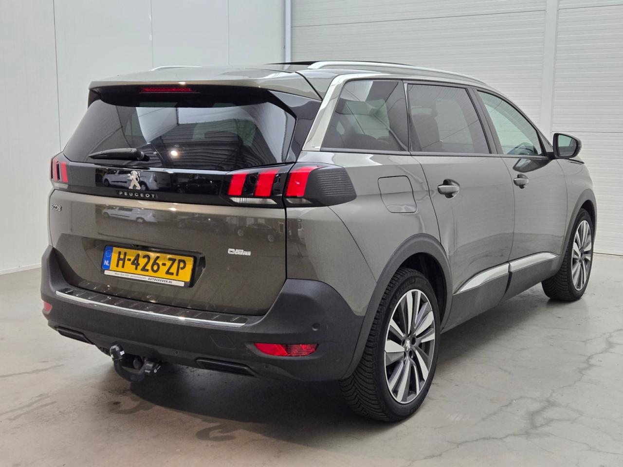 PEUGEOT 5008 1.2 PureTech Blue Lease Premium Avantage photo