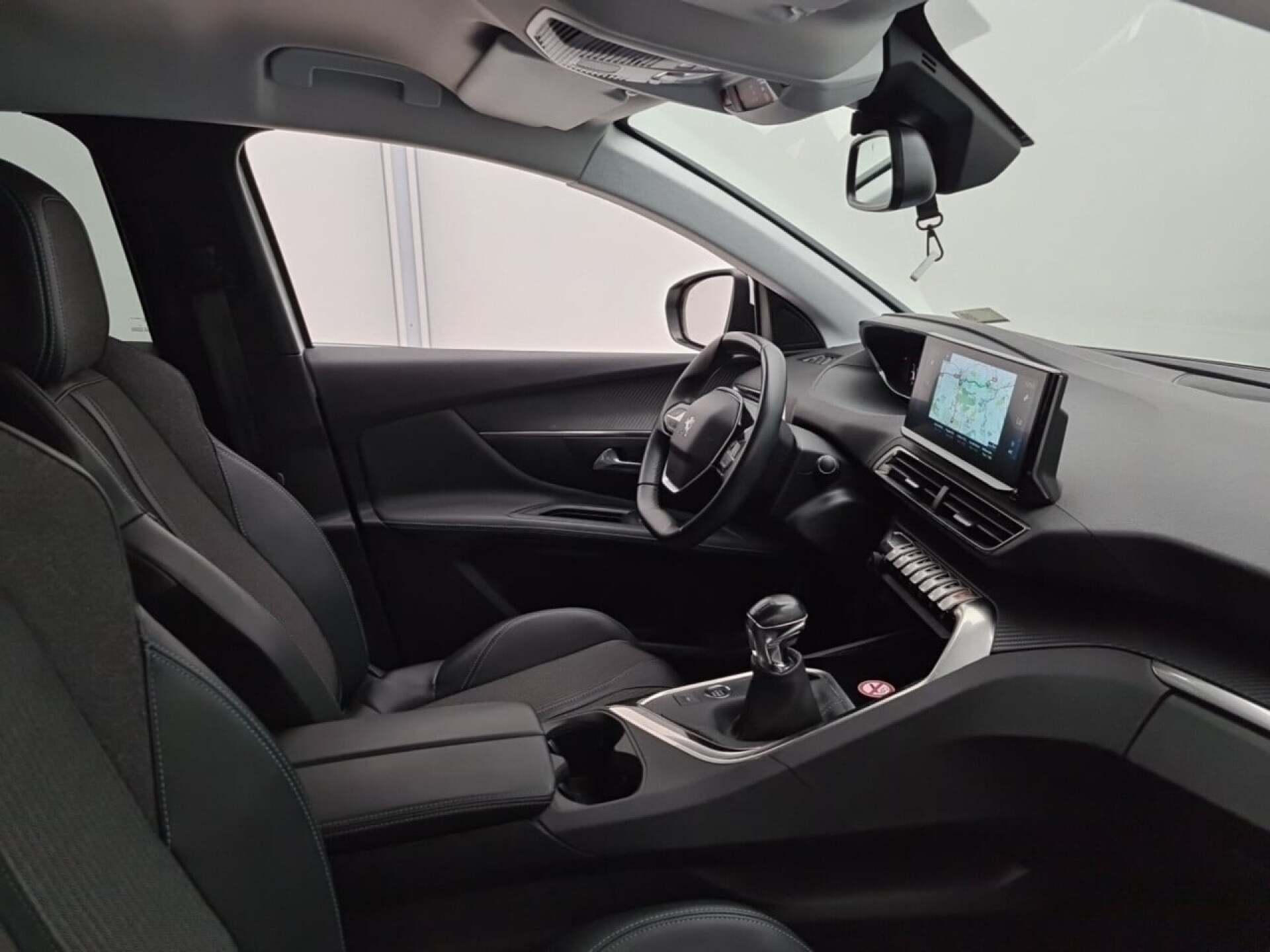 PEUGEOT 3008 1.2 PT ALLURE PACK photo