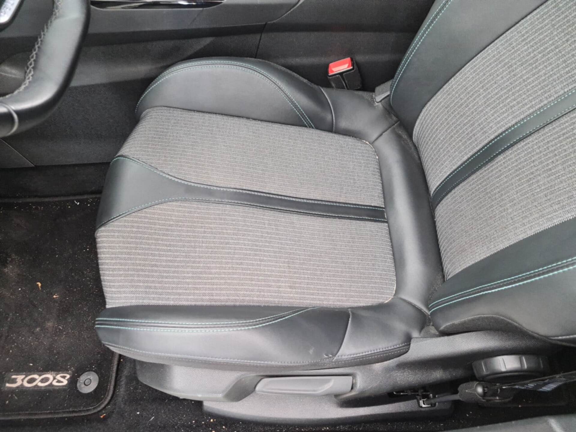 PEUGEOT 3008 1.2 PT ALLURE PACK photo
