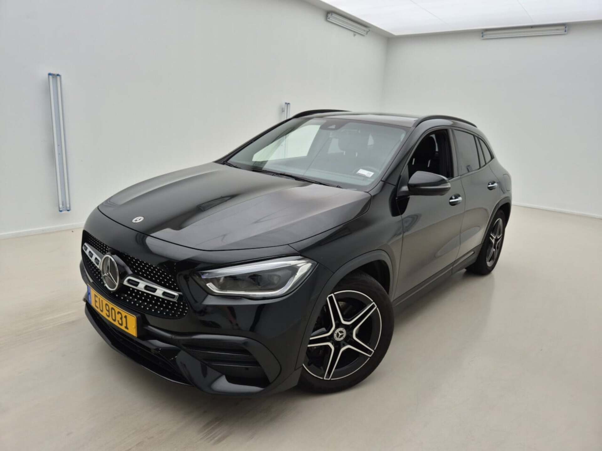 MERCEDES-BENZ GLA 200D AMG-LINE AUT.