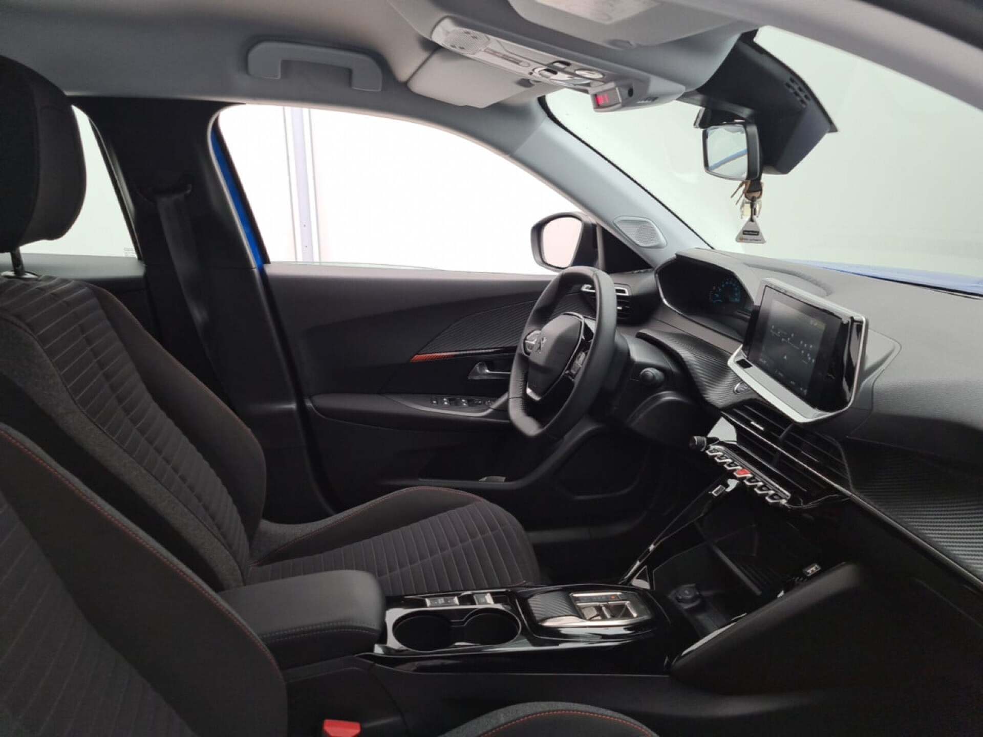 PEUGEOT E-2008 ACTIVE 50 KWH photo