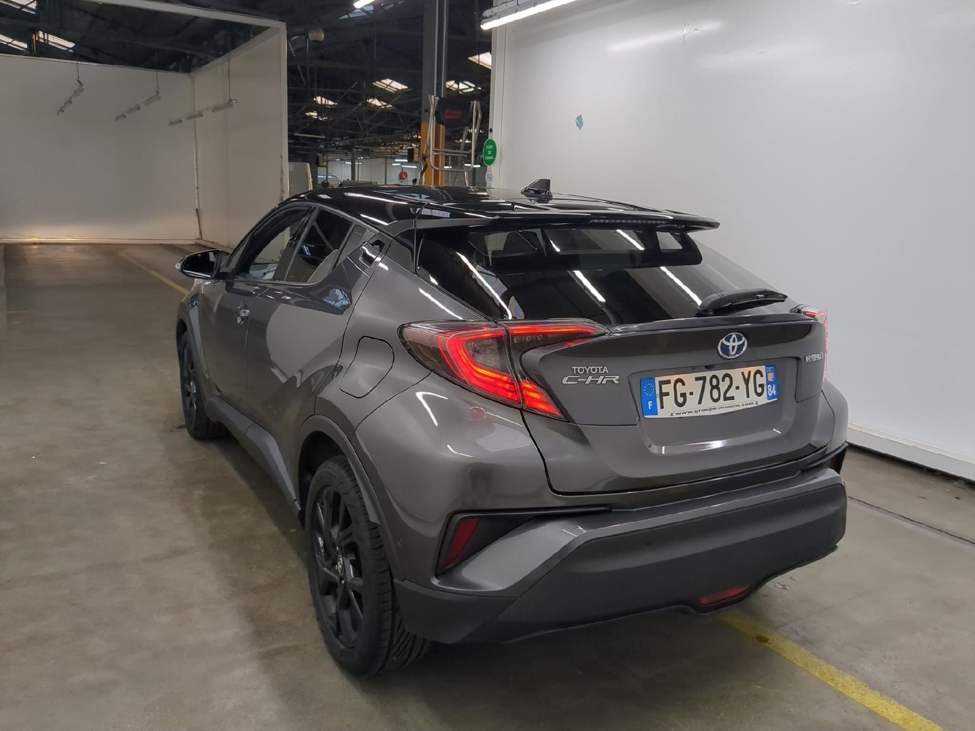 TOYOTA C-HR 5p SUV 1.8 HYBRIDE 122 GRAPHIC photo