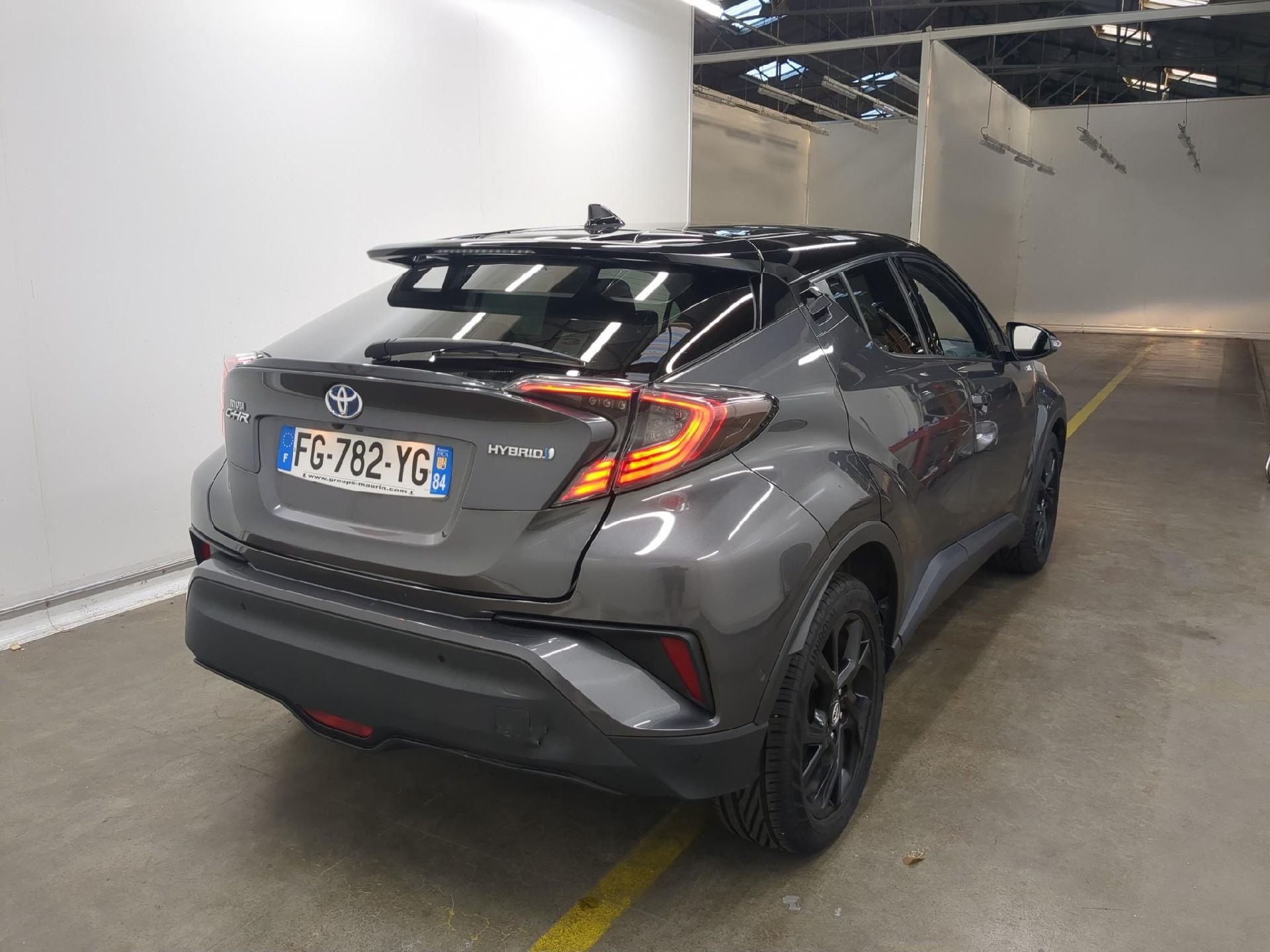 TOYOTA C-HR 5p SUV 1.8 HYBRIDE 122 GRAPHIC photo
