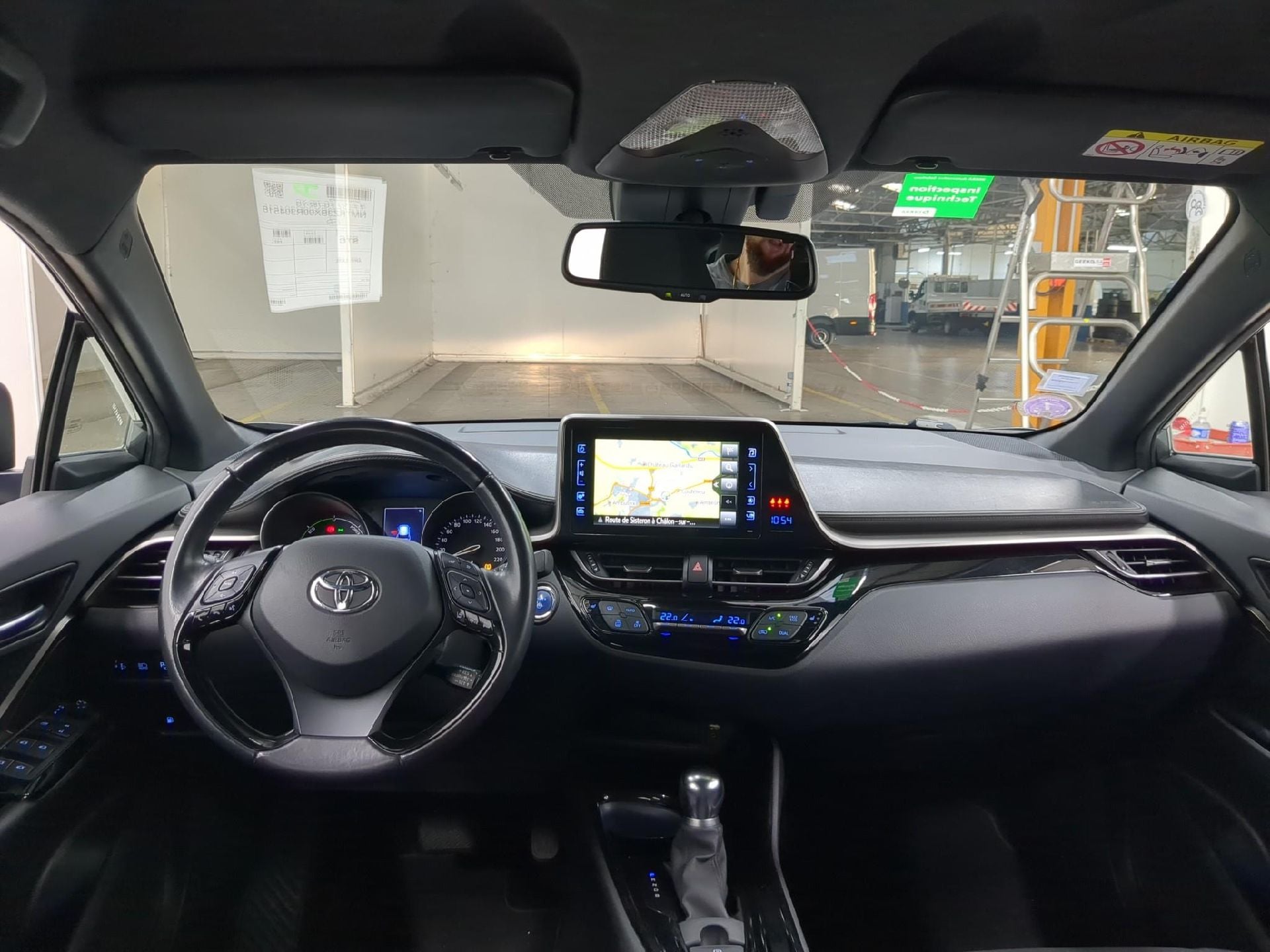 TOYOTA C-HR 5p SUV 1.8 HYBRIDE 122 GRAPHIC photo