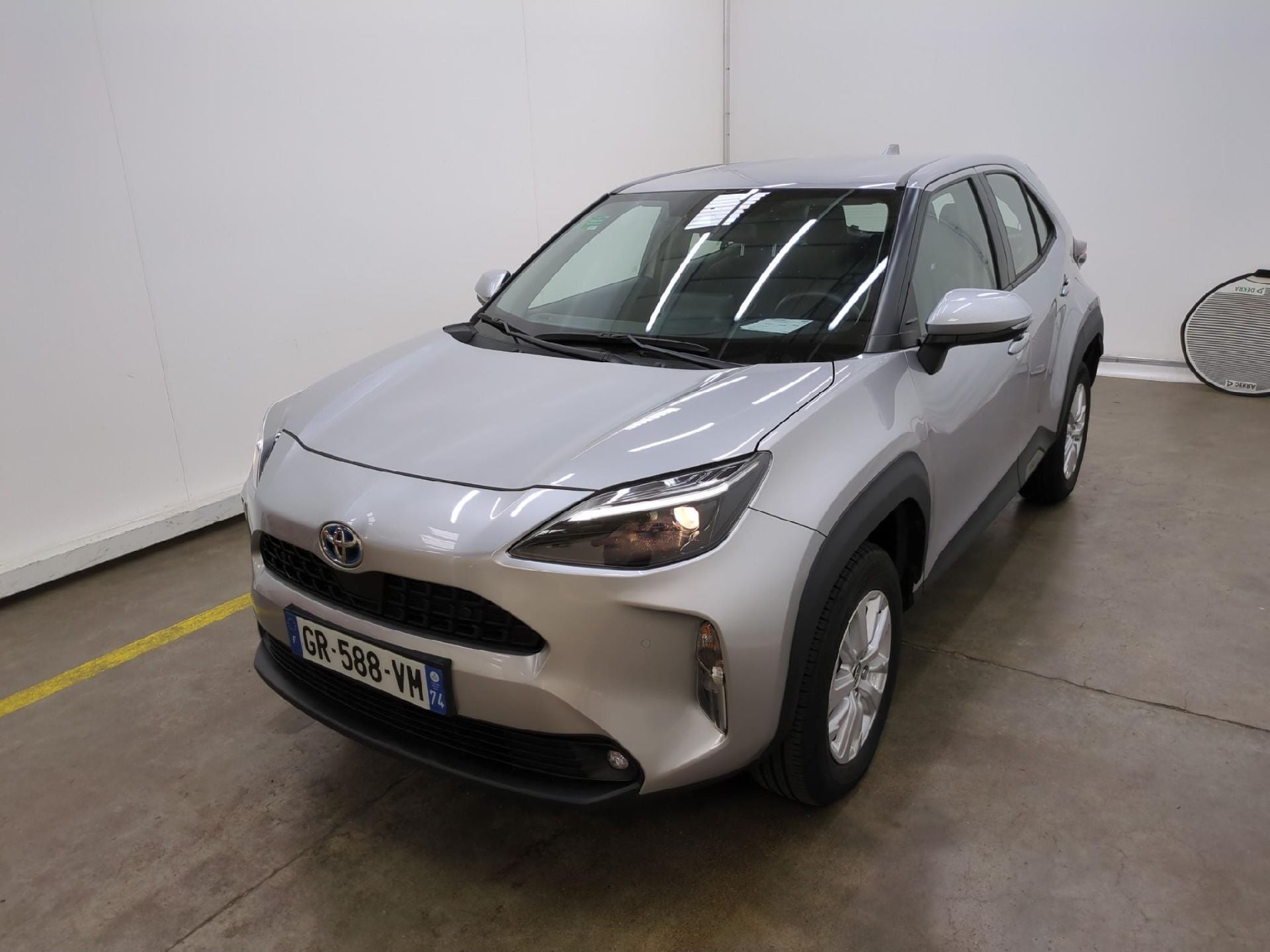 TOYOTA Yaris Cross Hybride / 2021 / 5P / SUV 1.5 HYBRID 116H DYNAMIC BUSINESS BEY AWD