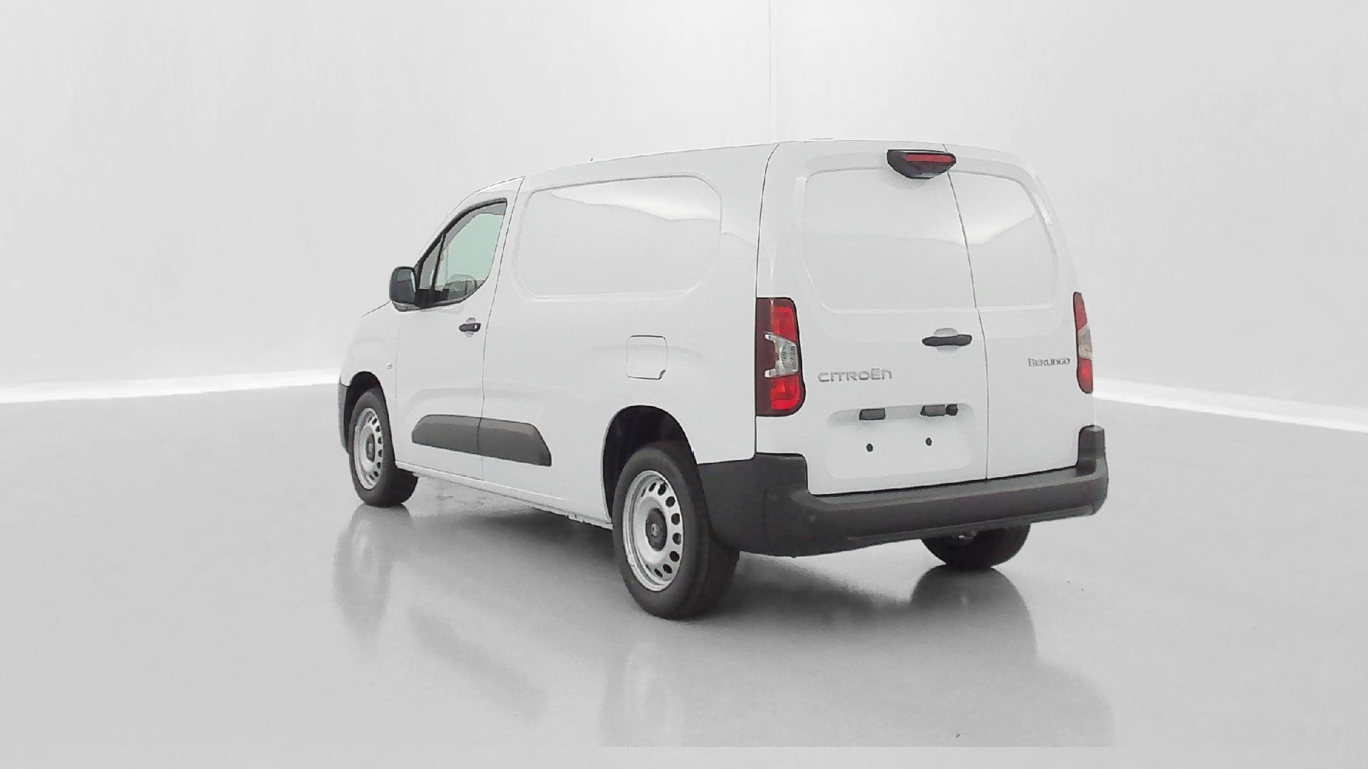 Citroen Berlingo XL 1.5 BlueHDi 130ch EAT8 photo