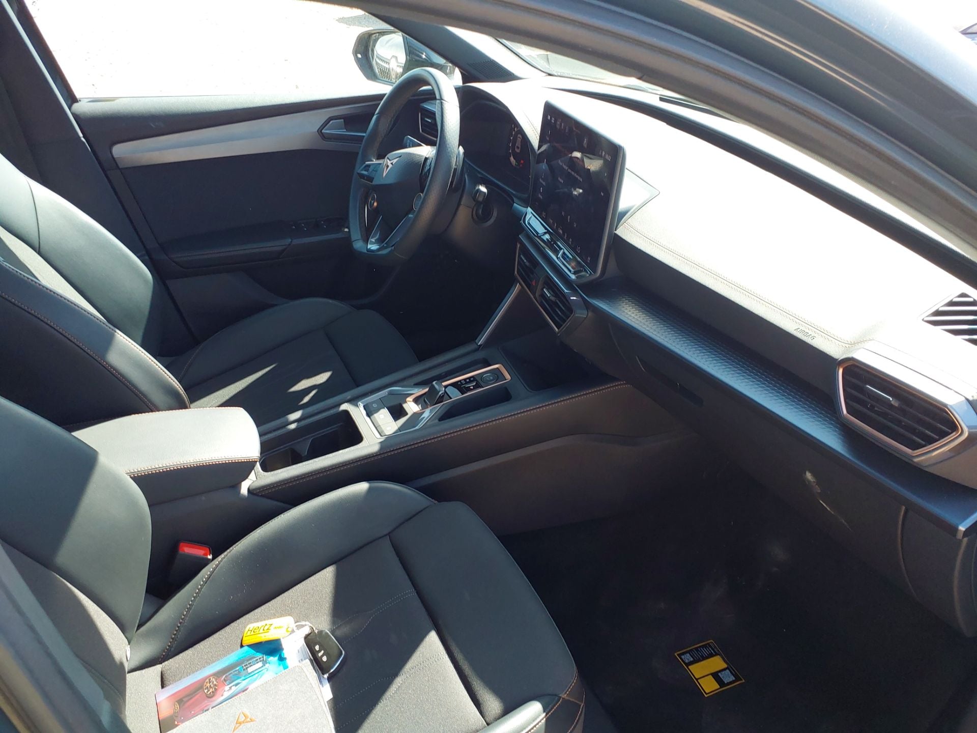 CUPRA Leon 5P 1.5 eTSI DSG 150cv AutomÃ¡tico  photo