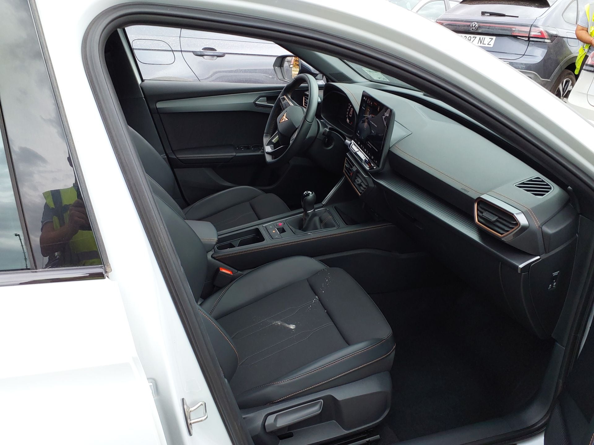 CUPRA Leon 5P 1.5 eTSI S&S 150cv manual  photo