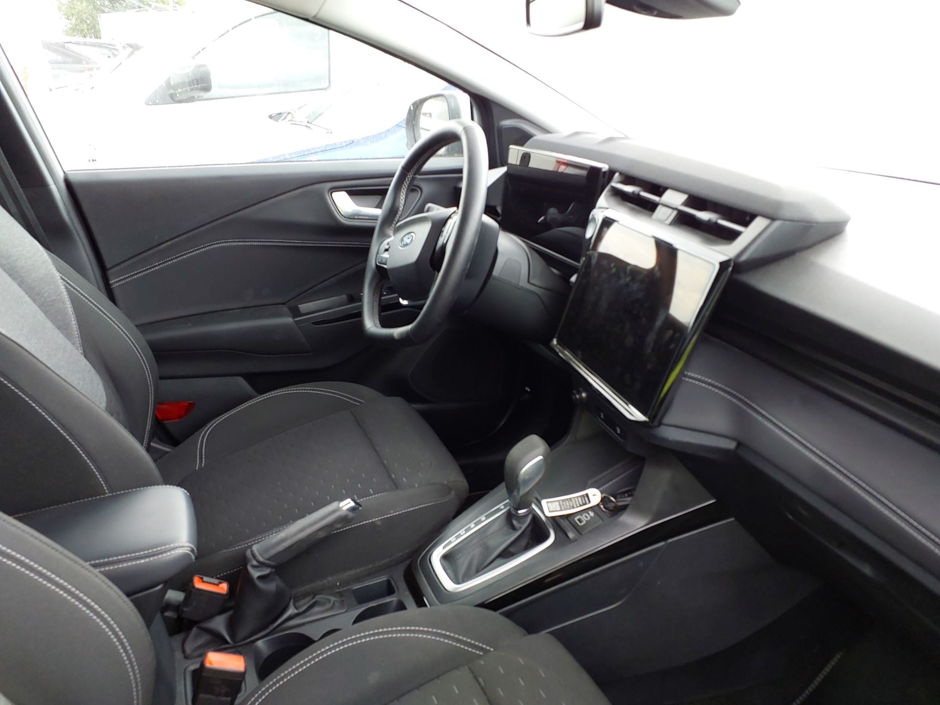FORD Puma 1.0 EcoBoost mHEV 125cv automatico S6.2 PAQUETE INVIERNO Titanium(Winterpack) photo