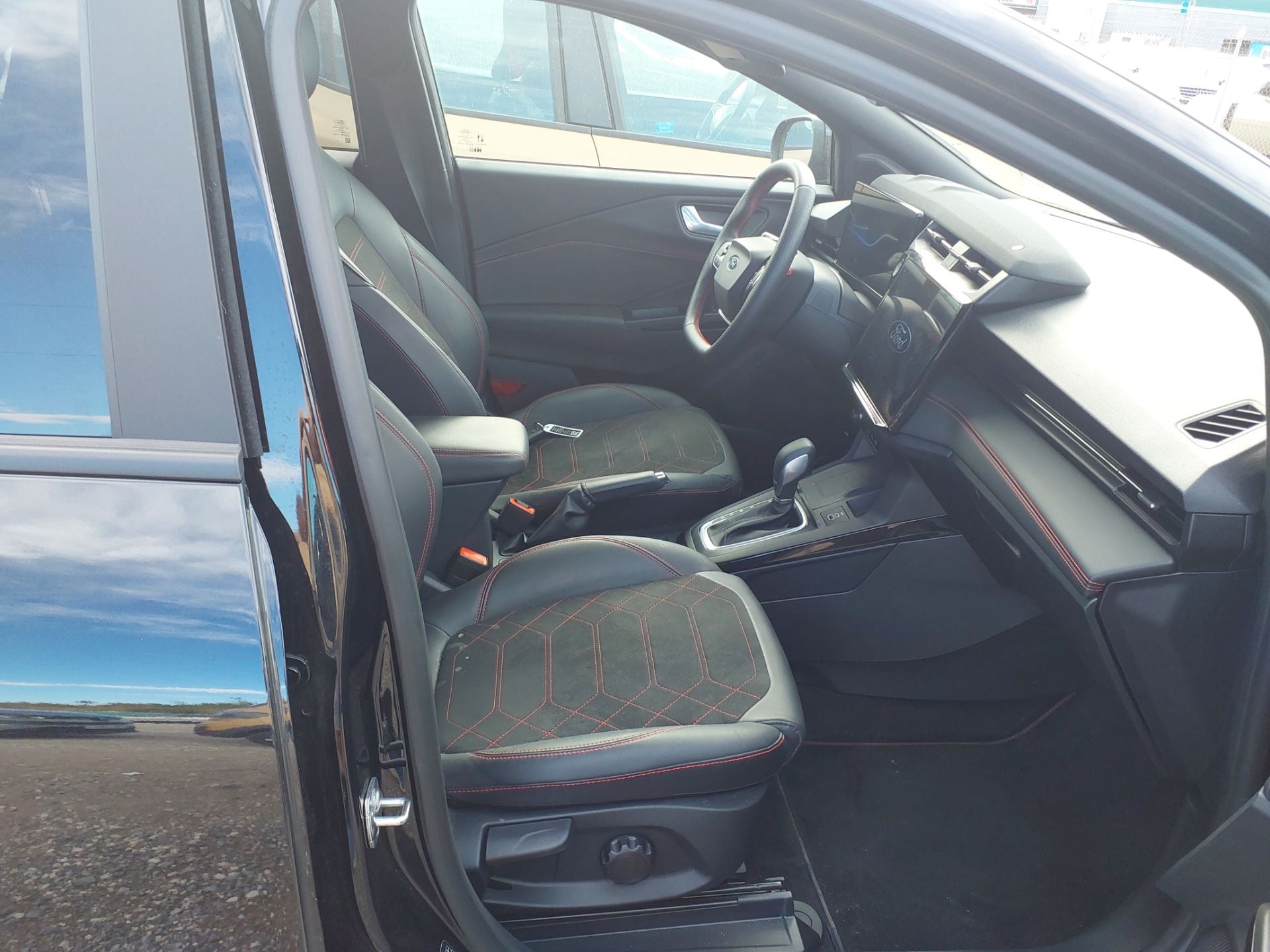 FORD Puma 1.0 mHEV 155cv AutomÃ¡tico S6.2   ST-LINE X EcoBoost(Pano-Roof + Winterpack) photo