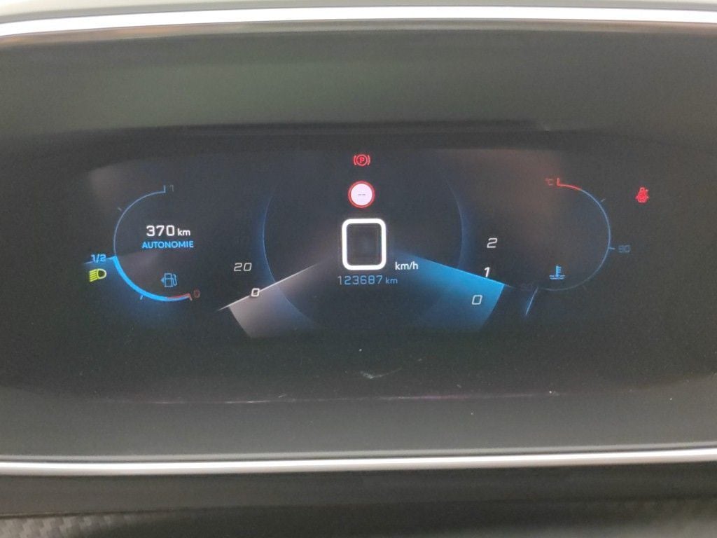 PEUGEOT 208 DIESEL - 2019 1.5 BlueHDi 102 Allure (EU6.2) 5d photo